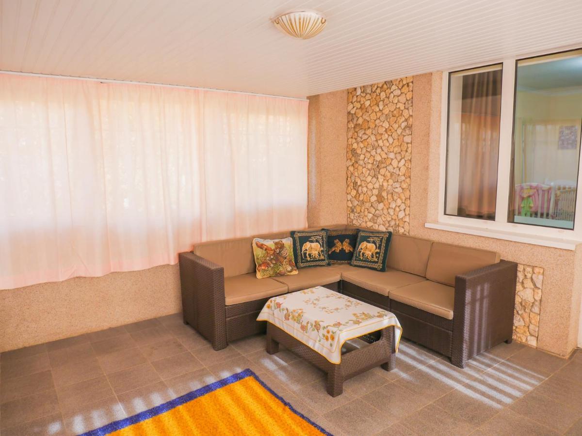 Kiki'S Villa Codru ภายนอก รูปภาพ