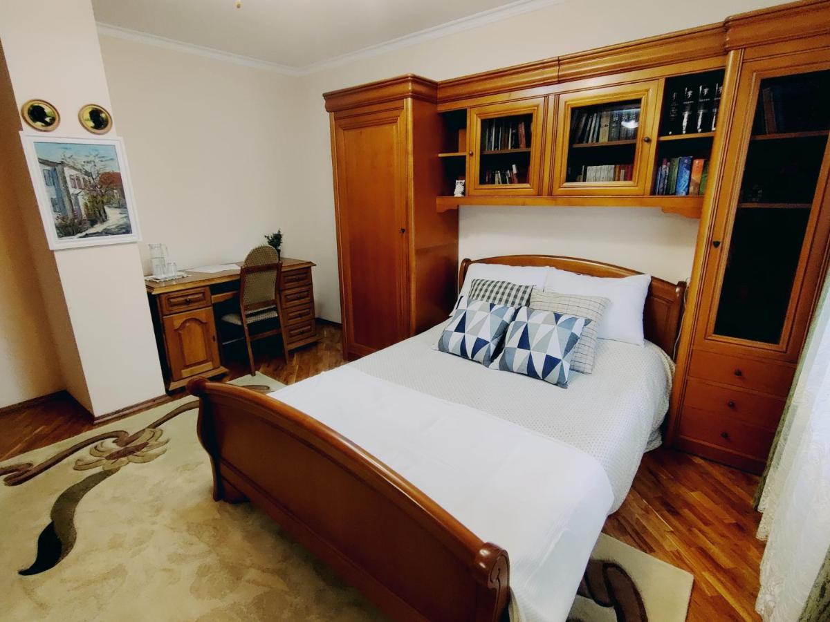 Kiki'S Villa Codru ภายนอก รูปภาพ
