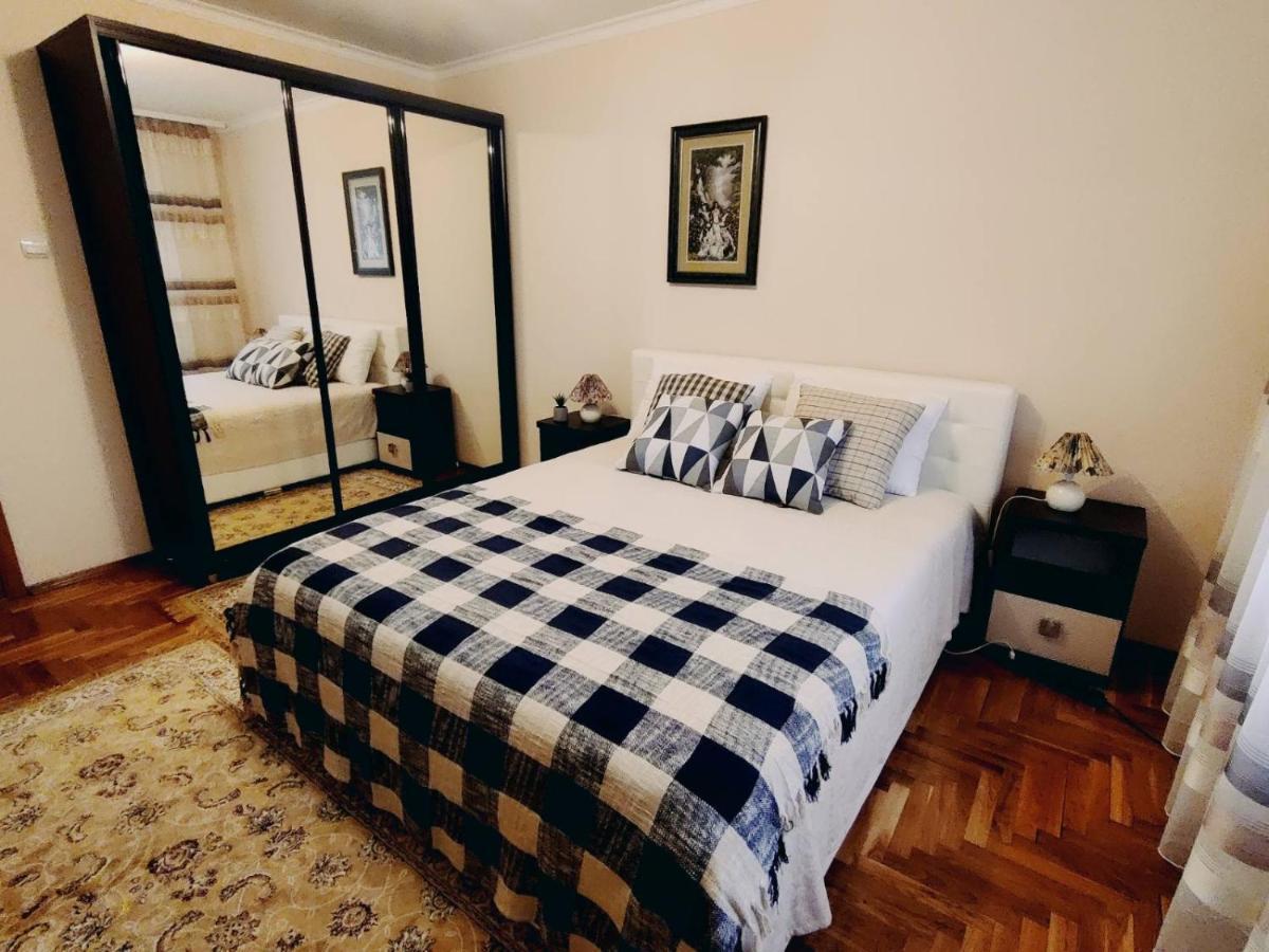 Kiki'S Villa Codru ภายนอก รูปภาพ