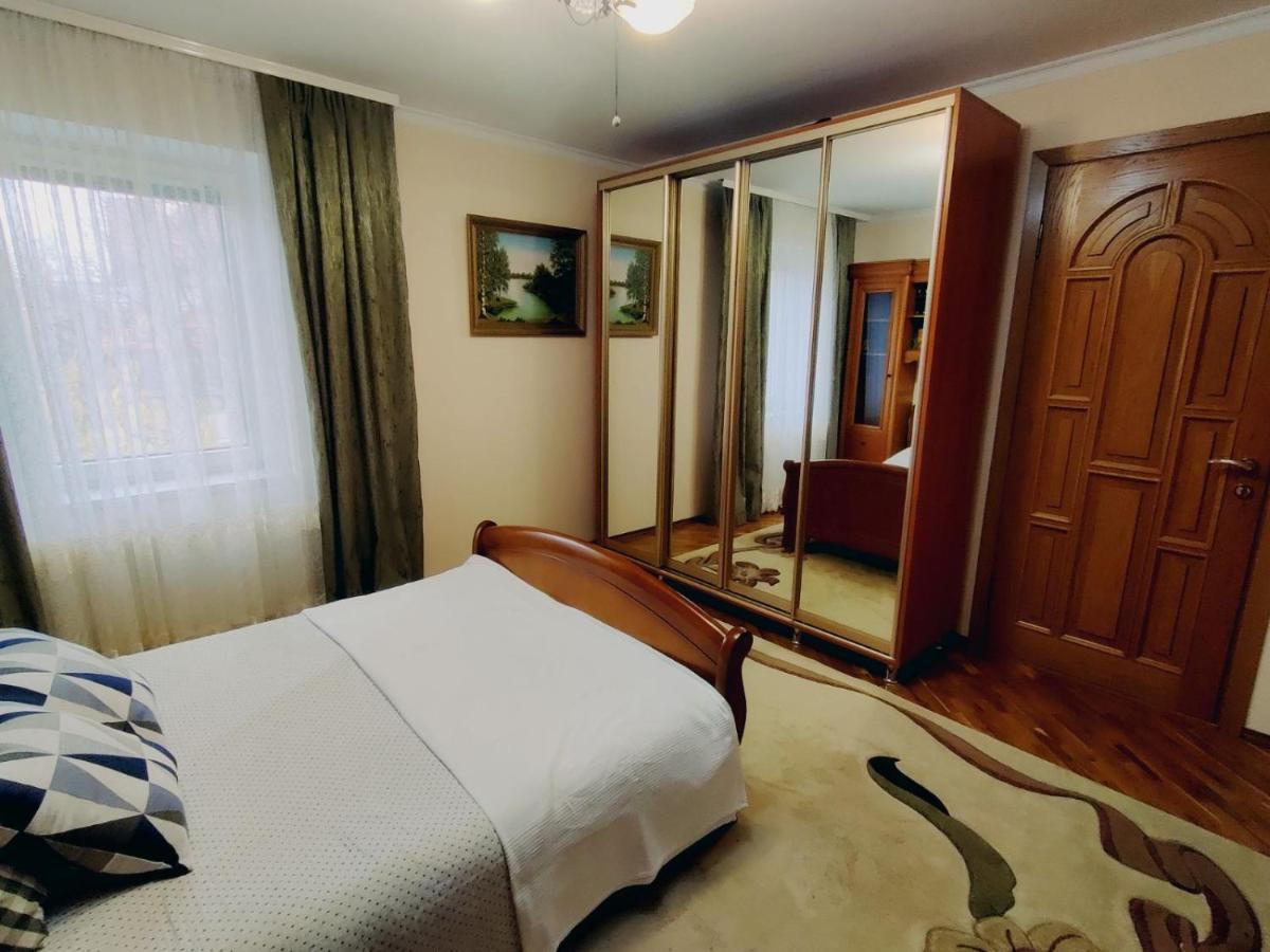 Kiki'S Villa Codru ภายนอก รูปภาพ