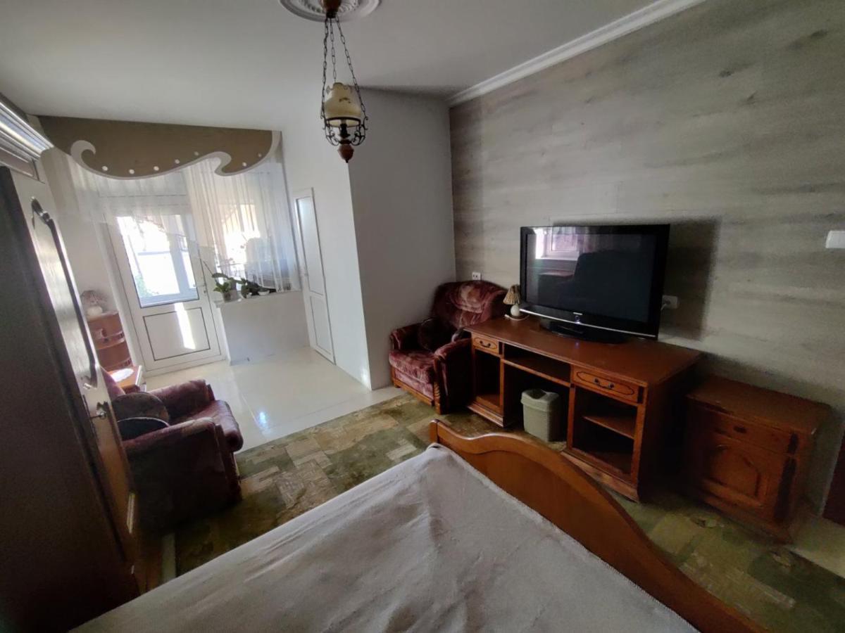 Kiki'S Villa Codru ภายนอก รูปภาพ
