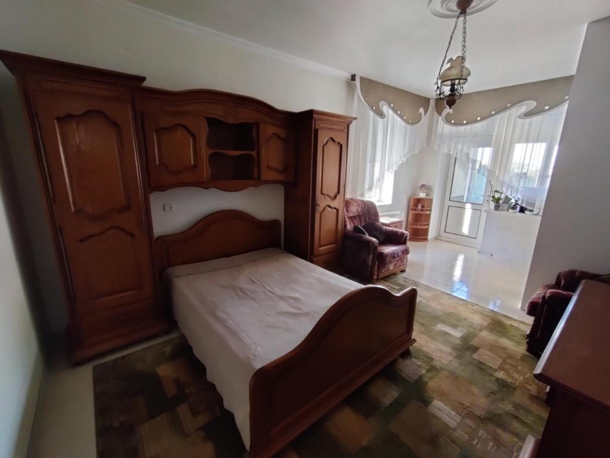 Kiki'S Villa Codru ภายนอก รูปภาพ